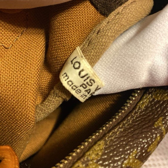 Louis Vuitton Brown Monogram Handbag - Picture 4 of 14